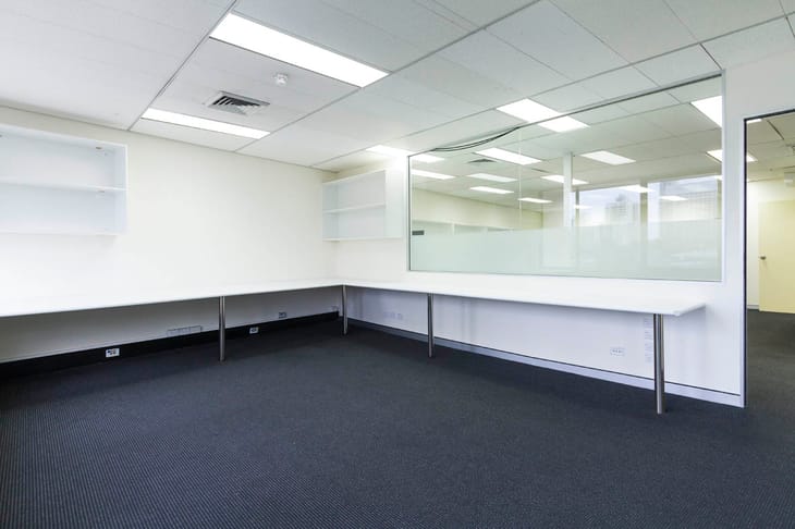 Surfers Paradise Executive Offices - Cavill Avenue - Surfers Paradise - QLD image 11