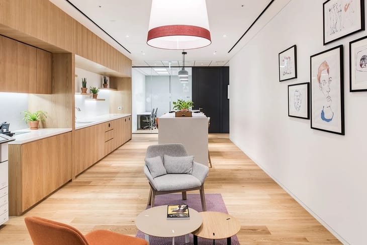 IWG (Spaces) - Orbi Tower - Thomas Klestil Platz 13 - Vienna image 7