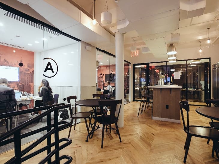 wework - Shanghai Tower - 501 Yincheng Middle Road - Luijazui - Pudong - Shanghai image 8