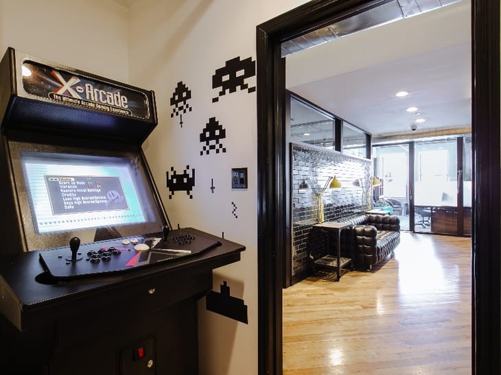 wework - Taohui Xintian - Wang Fu Jing Da Jie - Beijing image 6