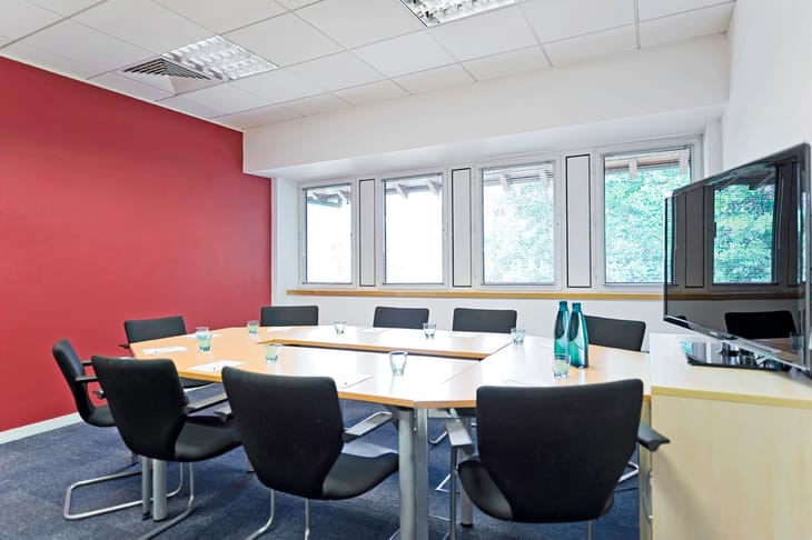 IWG (Regus) - NEC/Airport Waterside Centre - Solihull Parkway, B37 - Birmingham image 6