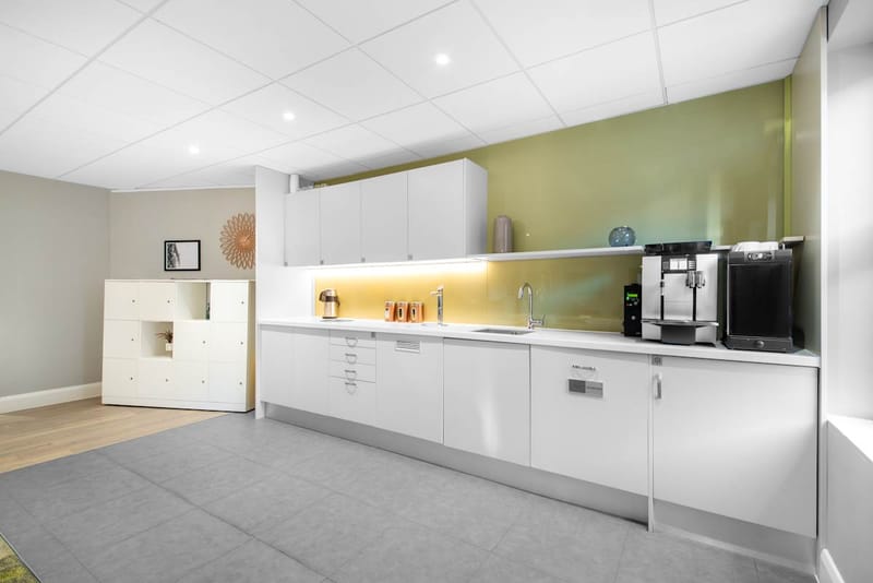 IWG (Regus) - Oxford House - Oxford Street, RG14 - Newbury image 6