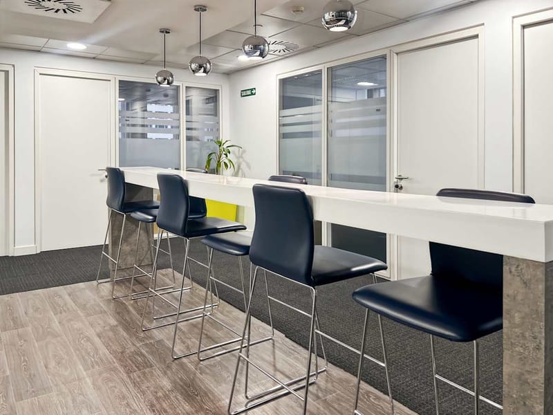 Regus - Madrid, Financial District - Cuzco - Paseo de Castellana 141, Madrid image 12