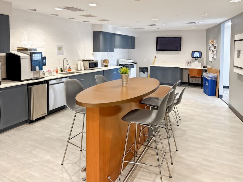 Regus - Reston Town Center 1 - 11921 Freedom Drive - Reston image 6