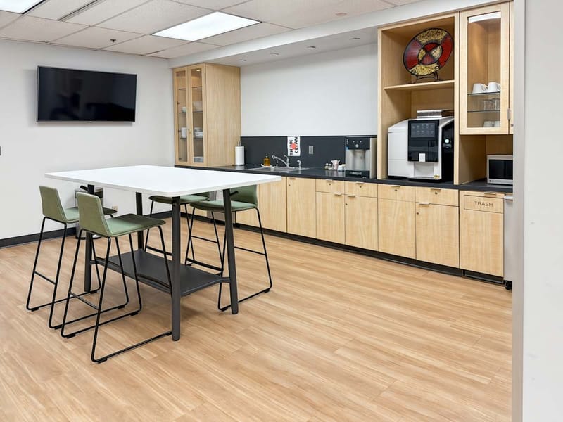 Regus - Corporate Woods Center - Overland Park image 6