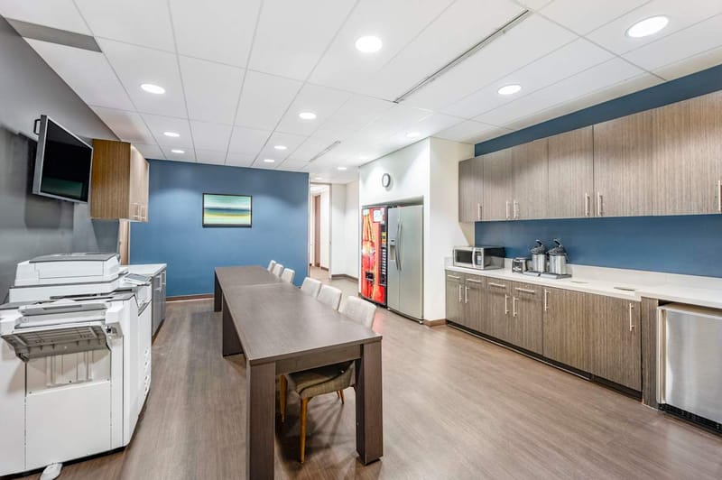Regus - Carlson Center - Minnetonka image 6