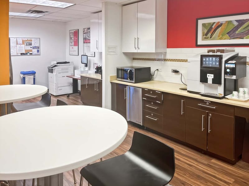 Regus - Eisenhower Pkwy - Roseland image 6