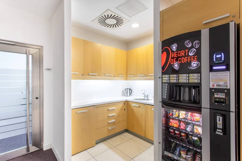 IWG (Regus) - GTC 19 Avenue - 38-40 Vladimira Popovica Street, 11070 - Belgrade image 6