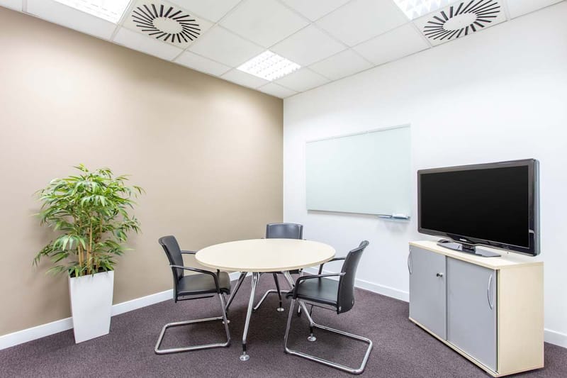 IWG (Regus) - GTC 19 Avenue - 38-40 Vladimira Popovica Street, 11070 - Belgrade image 9
