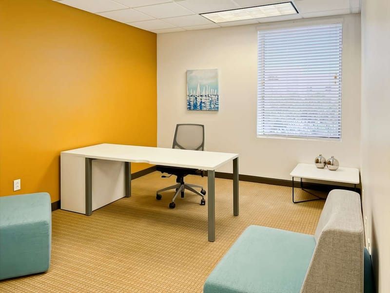 Regus - Miracle Mile Plaza - 21st Street - Vero Beach - FL image 4