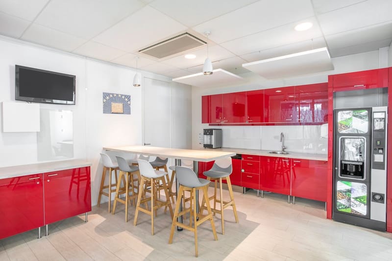 Regus (IWG) - 22 Mail Pablo Picasso, Immeuble Skyline, 44000 - Nantes image 6