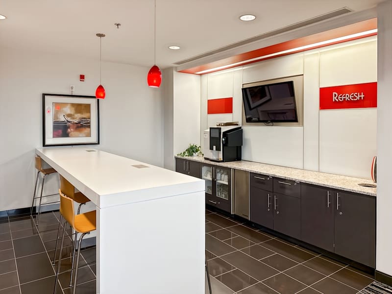 Regus - 8310 S Valley Highway - Denver image 6