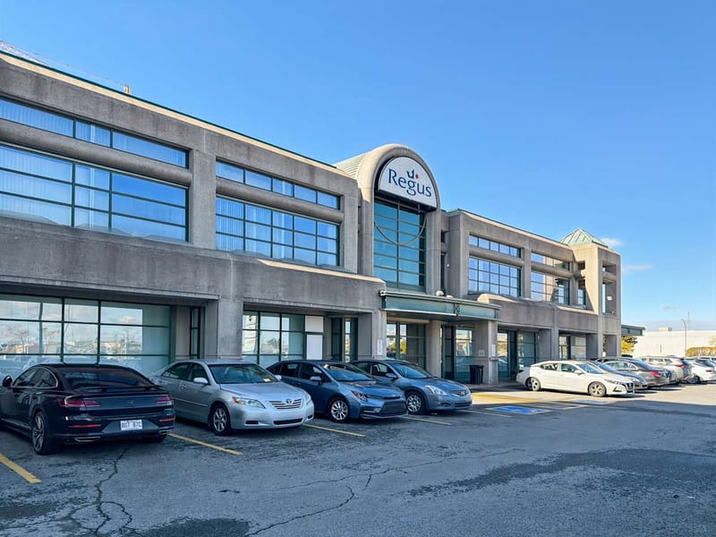 Regus - Daniel-Johnson Boulevard - Laval image 2