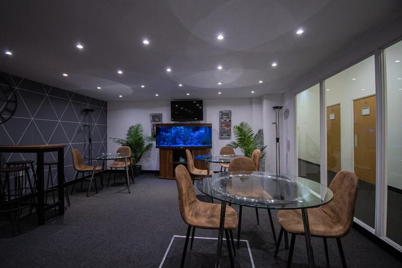 Unit Management Ltd - Trident Court - Oakcroft Road, KT19 - Chessington (Serviced) image 3