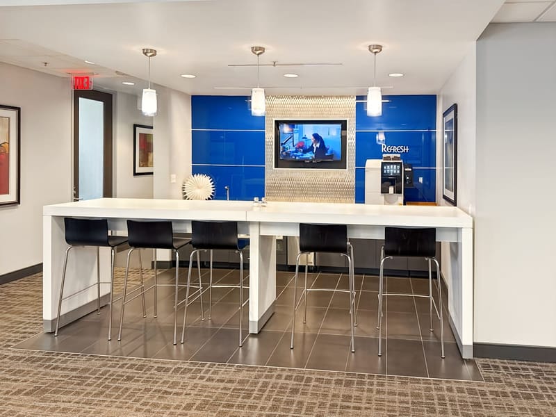 Regus - Metairie One Lakeway - N. Causeway Blvd - Metairie - New Orleans - LA image 6