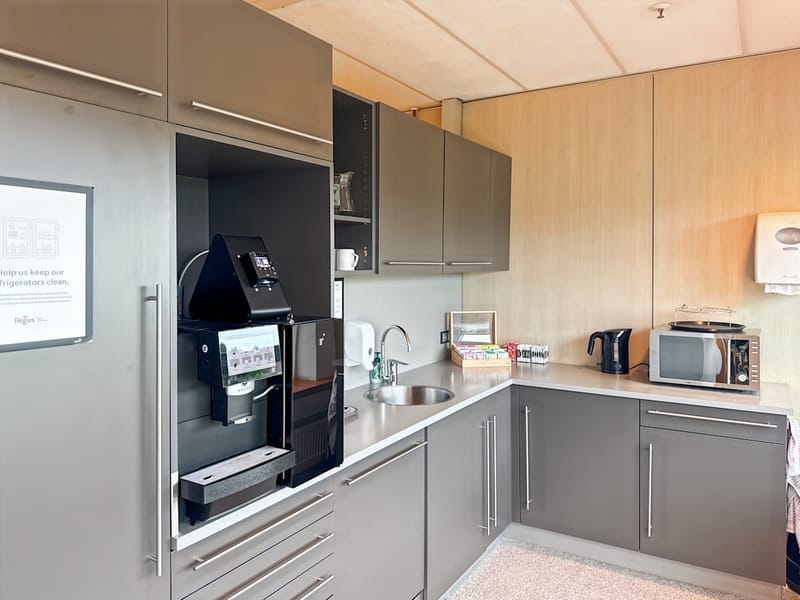 Regus - Maastricht Il Fiore - 221 Avenue Ceramique - Maastricht image 6