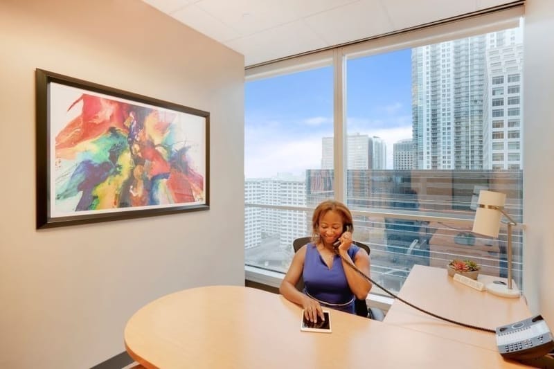 Office Edge - 701 Brickell Avenue - Miami - FL image 9