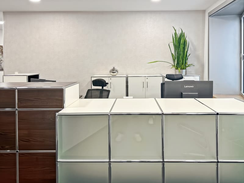 Plug and Work (Regus) - Neuer Zollhof 3 - Dusseldorf image 2
