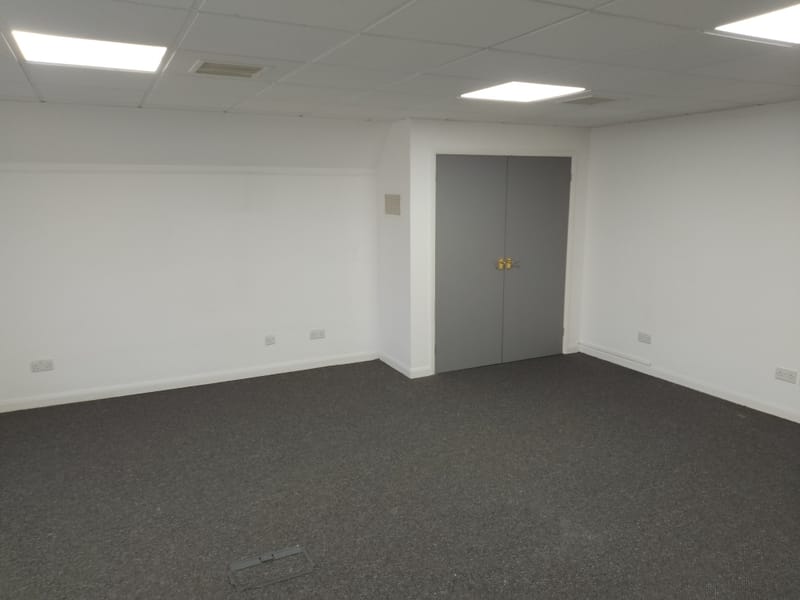 High Wycombe Centre Offices - Marlborough Trading Estate - West Wycombe Road, HP11 - High Wycombe image 3