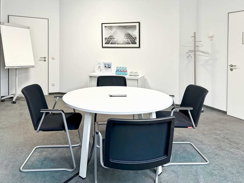 Plug and Work (Regus) - Dornhofstrasse 34 - Neu-Isenburg - Frankfurt image 17