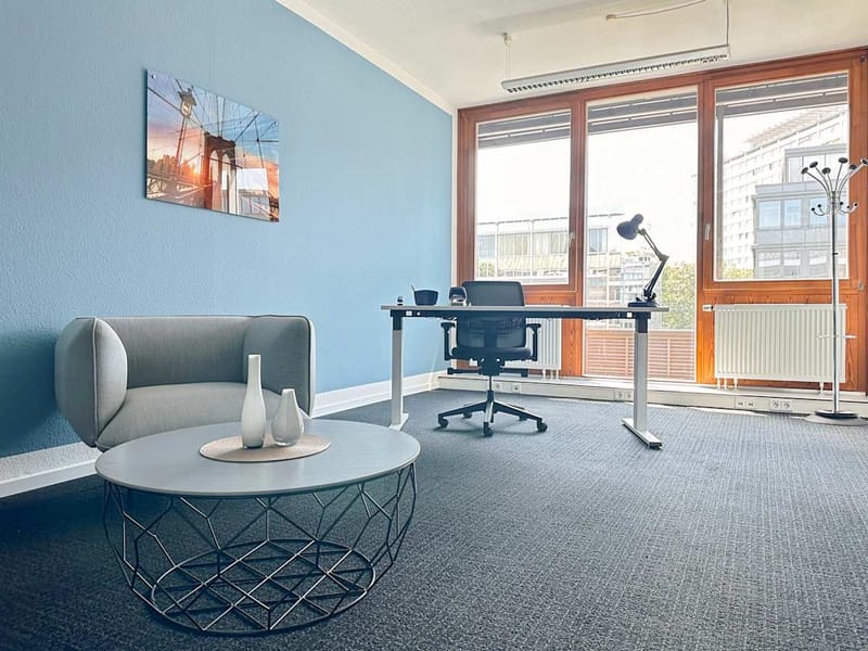 Plug and Work (Regus) - Friedrichstrasse 15 - Stuttgart image 11