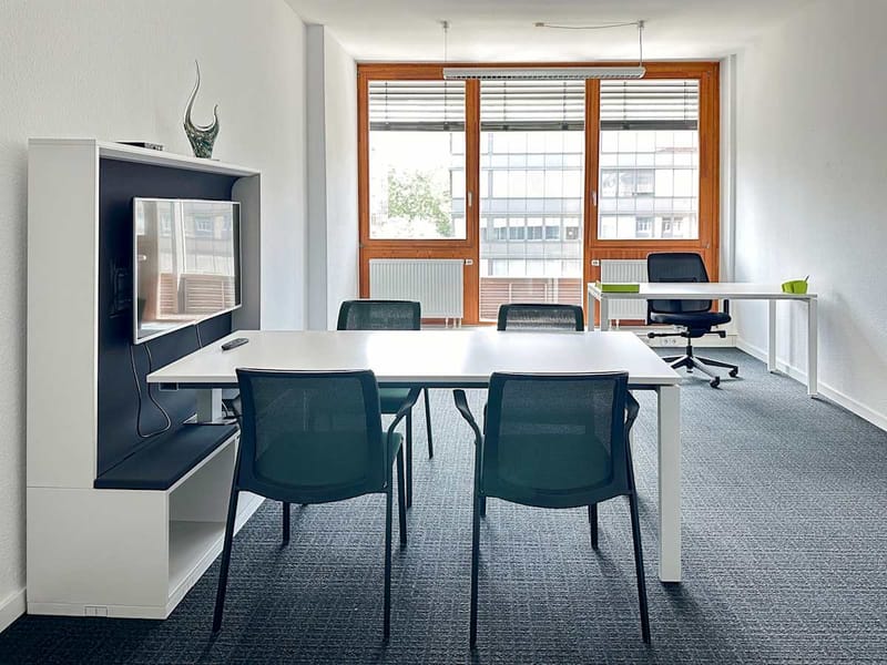 Plug and Work (Regus) - Friedrichstrasse 15 - Stuttgart image 7