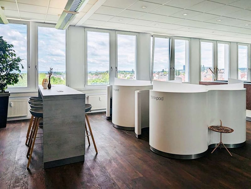 Plug and Work (Regus) - Curiestrasse - Stuttgart image 11