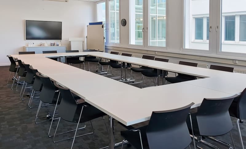 Plug and Work (Regus) - Curiestrasse - Stuttgart image 3