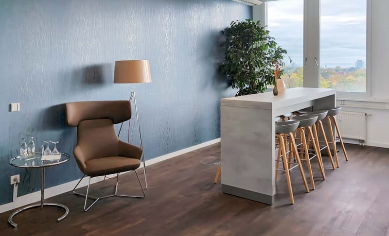 Plug and Work (Regus) - Curiestrasse - Stuttgart image 8