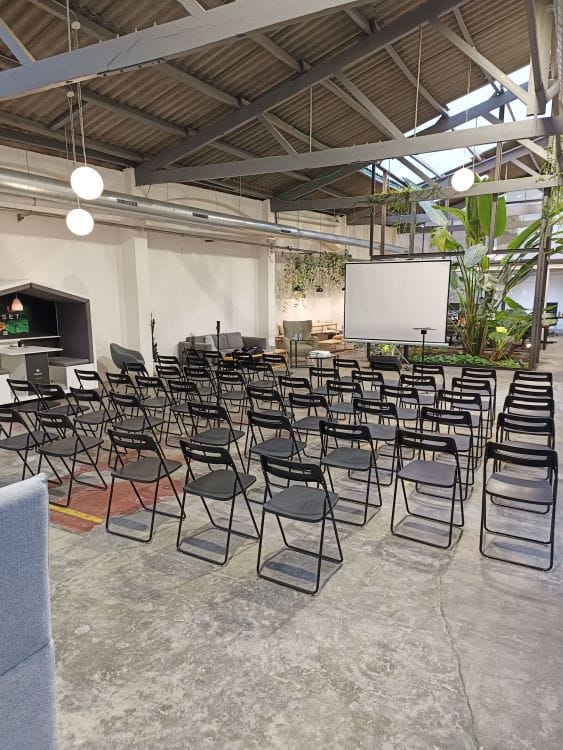 Cahoot Coworking - 94 Carrer de Floridablanca, 08015 - Barcelona image 4