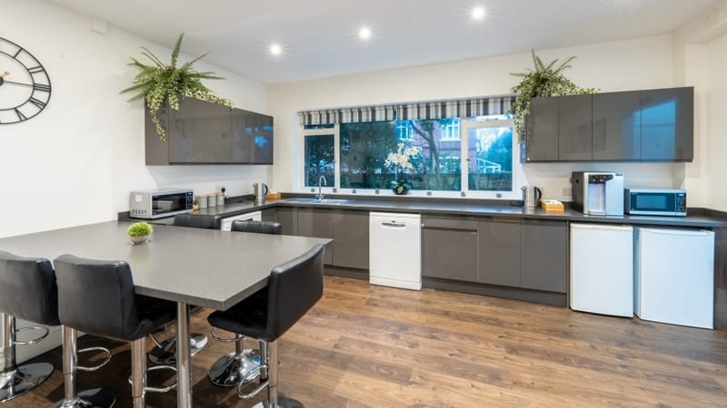 Airivo - 1 Bromley Lane, BR7 6LH - Chislehurst image 3