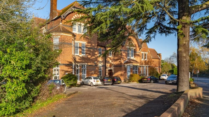 Airivo - 1 Bromley Lane, BR7 6LH - Chislehurst image 5
