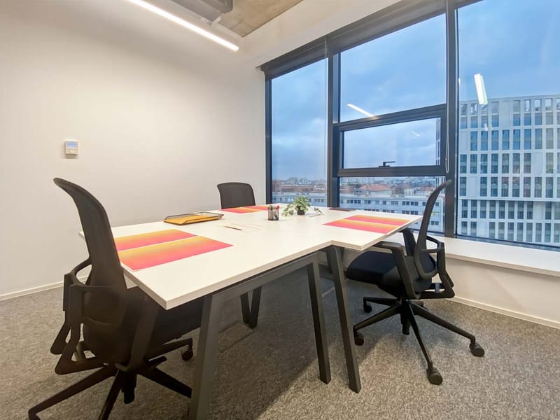 HubHub - Nivy Tower - Svätoplukova - Bratislava image 7