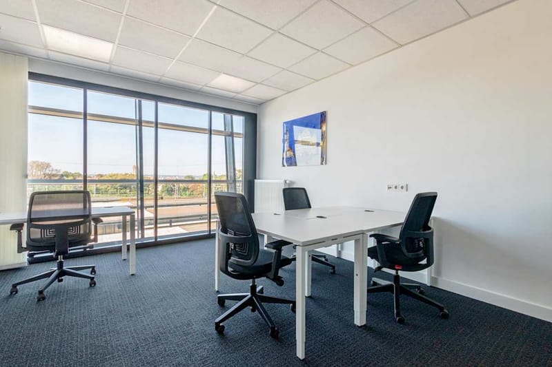 IWG (Regus) - 3b Viktoriastrasse, 86150 - Augsburg image 4