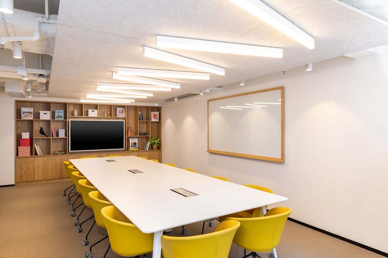 IWG (Regus) - 8 Queen's Road East - Wan Chai - Hong Kong image 2