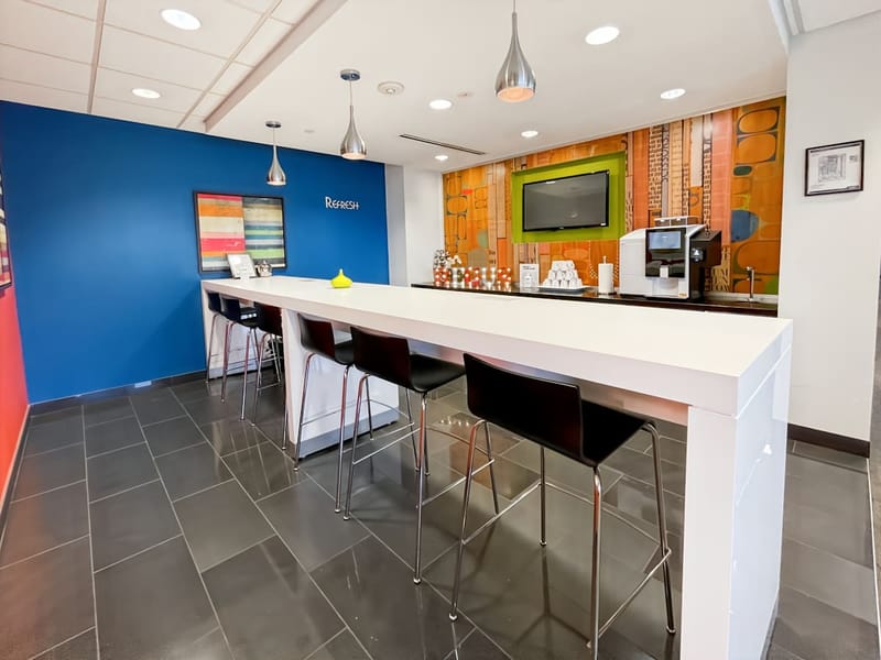 Regus - Republic Center - North St. Paul Street - Dallas - TX image 2