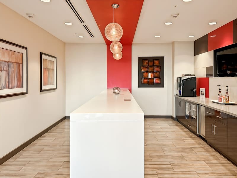 Regus - Wells Fargo Plaza - 333 SE 2nd Avenue - Miami - FL image 14