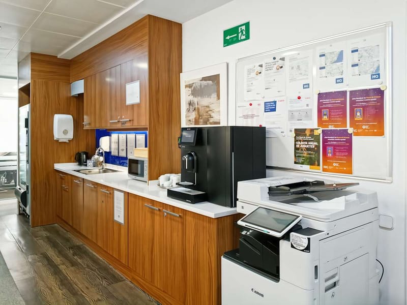 Regus - Sants Barcelona - Carrer Tarragona - Barcelona image 6