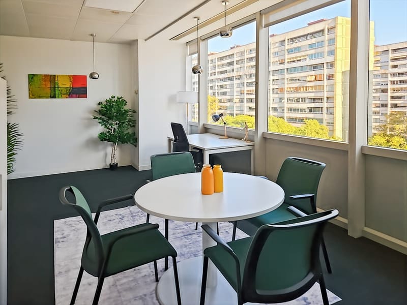 Regus - Sants Barcelona - Carrer Tarragona - Barcelona image 7