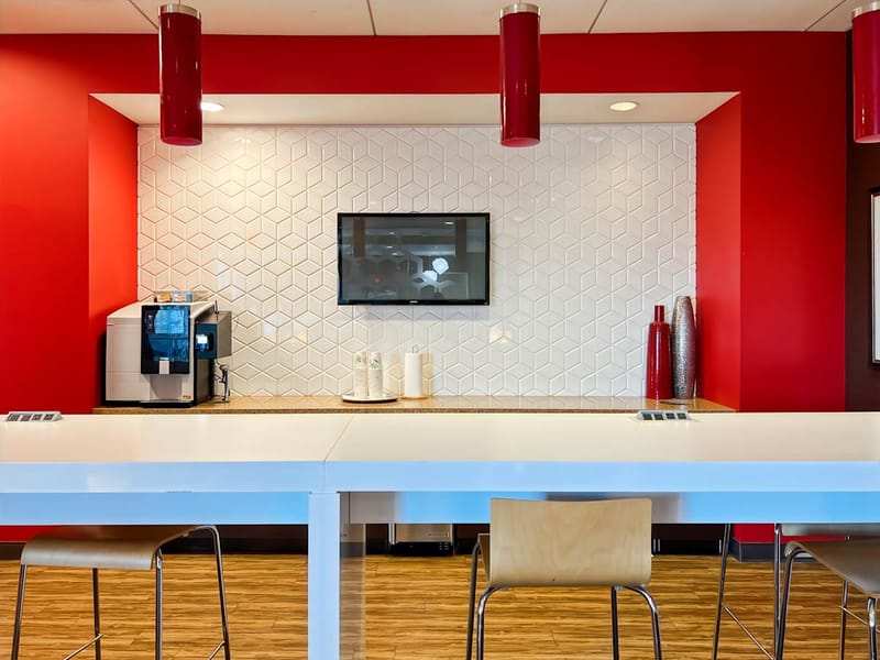 Regus - Valencia - Gateway Plaza - Magic Mountain Parkway - Valencia - CA image 6