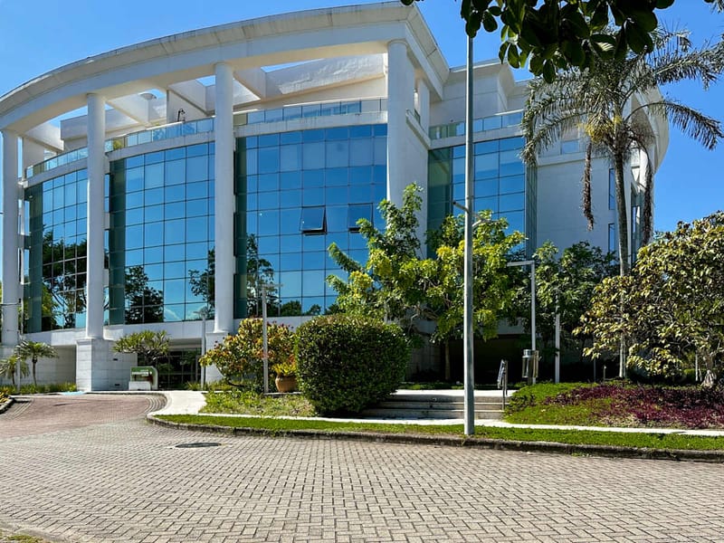IWG (Regus) - O2 Corporate - 200 Avenida Jose Silva de Azevedo Neto, 22775-056 - Rio de Janeiro image 11