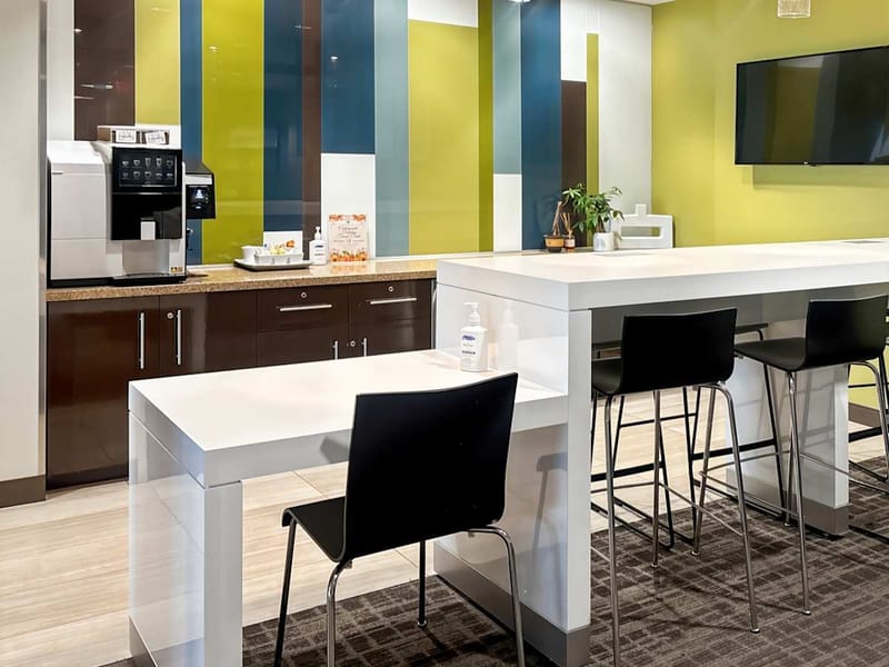 Regus - Centerpointe - 6 Centerpointe Drive - La Palma - CA image 11