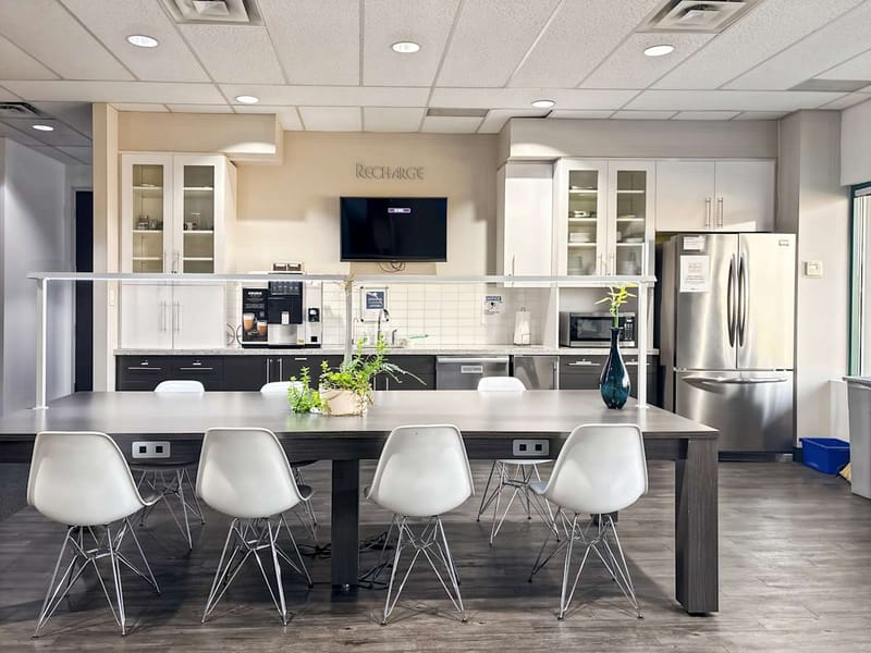 Regus - 7404 King George Blvd. - Surrey, BC image 6