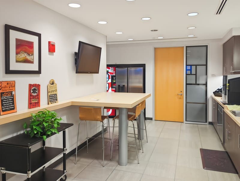 Regus - 101 W Big Beaver Rd - Troy, MI image 3