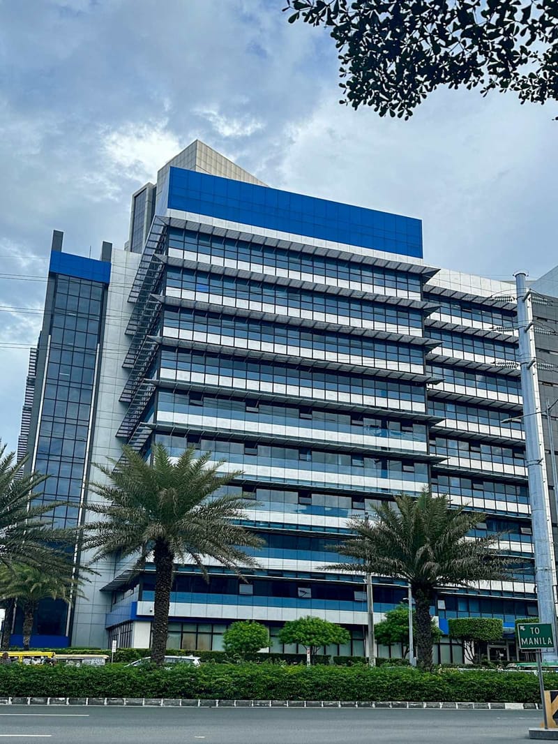 Regus - Filinvest One Building Alabang - Alabang-Zapote Road - Muntinlupa City - Manila image 13