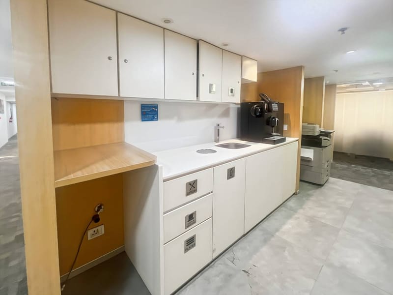 Regus - Incube - Punj Essen House - 17-18 Nehru Place - New Delhi image 8