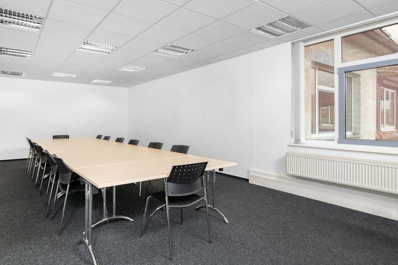 Plug and Work (Regus) - The Office Club - Arnstädter Straße 50 - Erfurt image 9