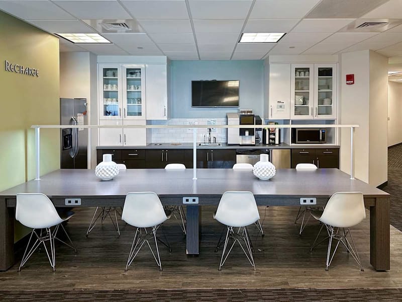Regus - RenCen - 400 Renaissance Center - Detroit - MI image 6