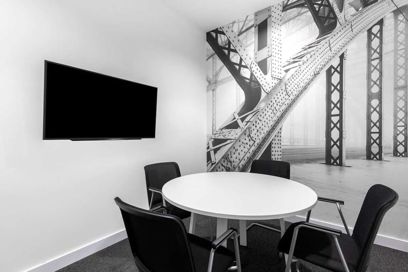 Regus - Graffit House - 6 Rogozi?skiego str. - Krakow image 9