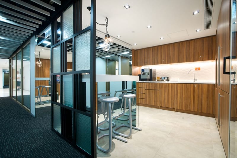 Compass Offices - Nan Fung Tower - 88 Connaught Road Central - Sheung Wan - Hong Kong image 3